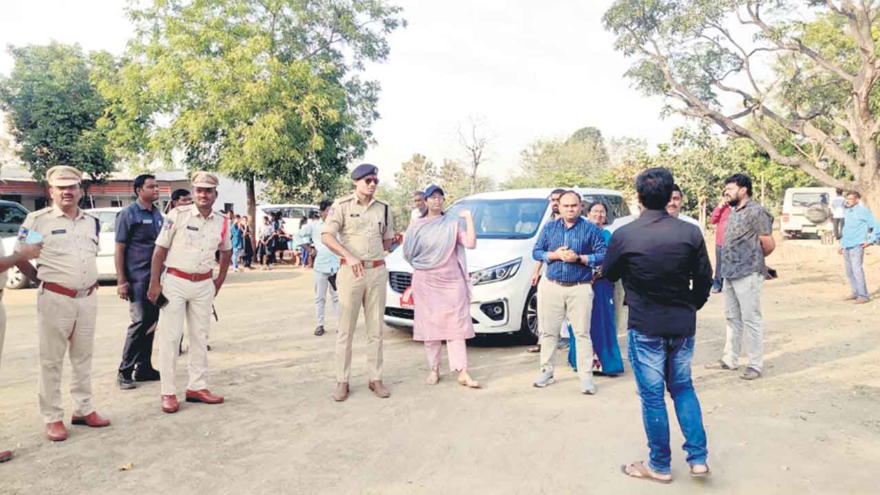 సీఎం పర్యటనకు స్థల పరిశీలన
