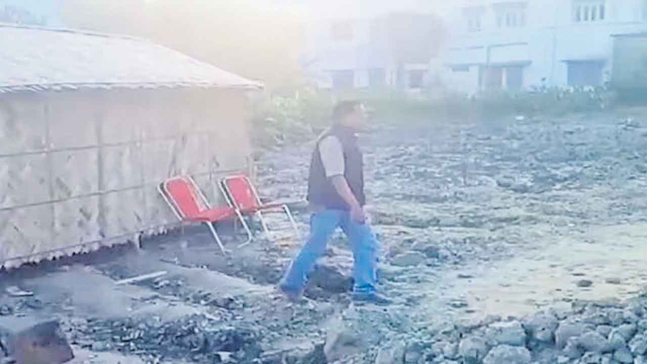 Bihar | రాత్రికి రాత్రే చెరువు మాయం.. బీహార్‌లో కబ్జాదారుల మాయాజాలం