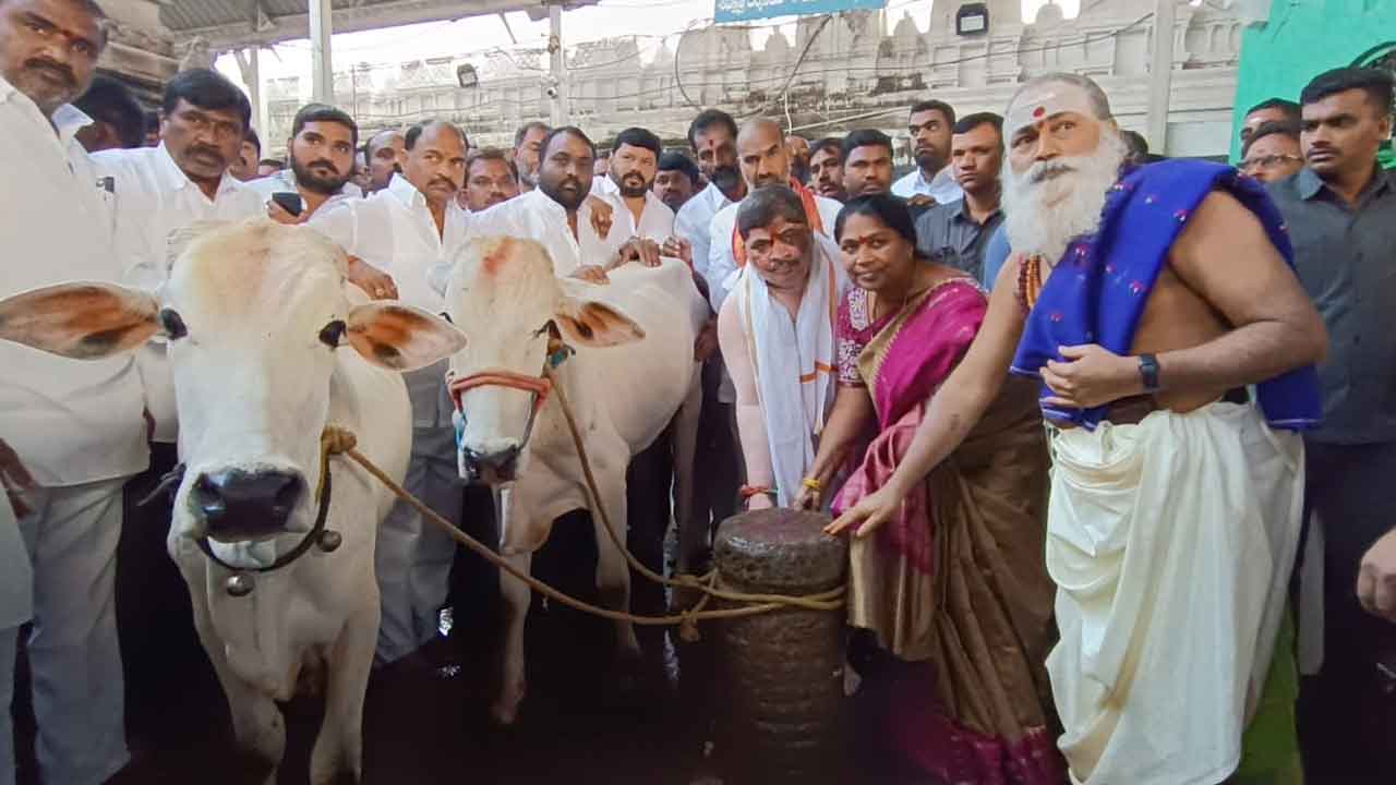 Ponnam Prabhakar | రాజకీయాల కోసం దేవుడిని వాడుకోవడం దారుణం : మంత్రి పొన్నం