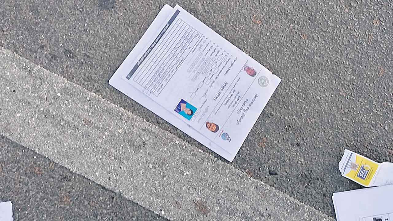 ఊరంతా పంచితే రోడ్డుమీద ఉండవా?.. అప్లికేషన్లు జారి పడితే మళ్లీ తీసుకుంటాం: భట్టి