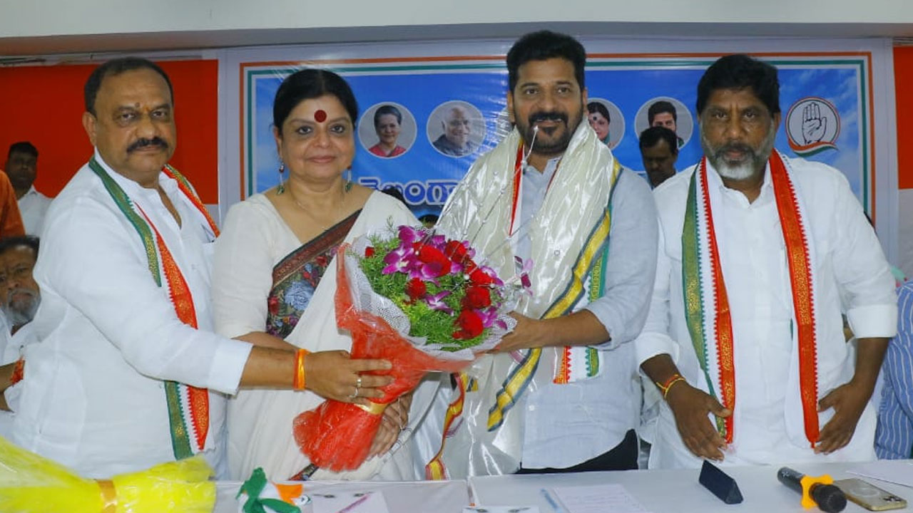 TPCC | తెలంగాణ నుంచి సోనియా గాంధీ పోటీ చేయాలి.. తీర్మానం ప్రతిపాదించిన రేవంత్‌ రెడ్డి