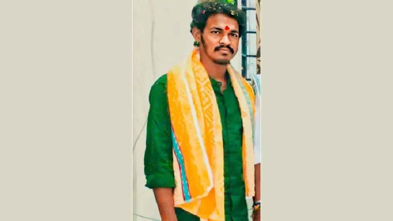 భార్యను కాపురానికి పంపడం లేదని..