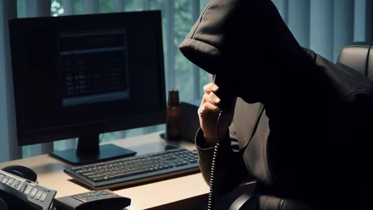 Cyber Fraud | ఫేక్ ఇన్వెస్ట్‌మెంట్ లింక్ క్లిక్ చేసి రూ. 2 కోట్లు పోగొట్టుకున్నాడు