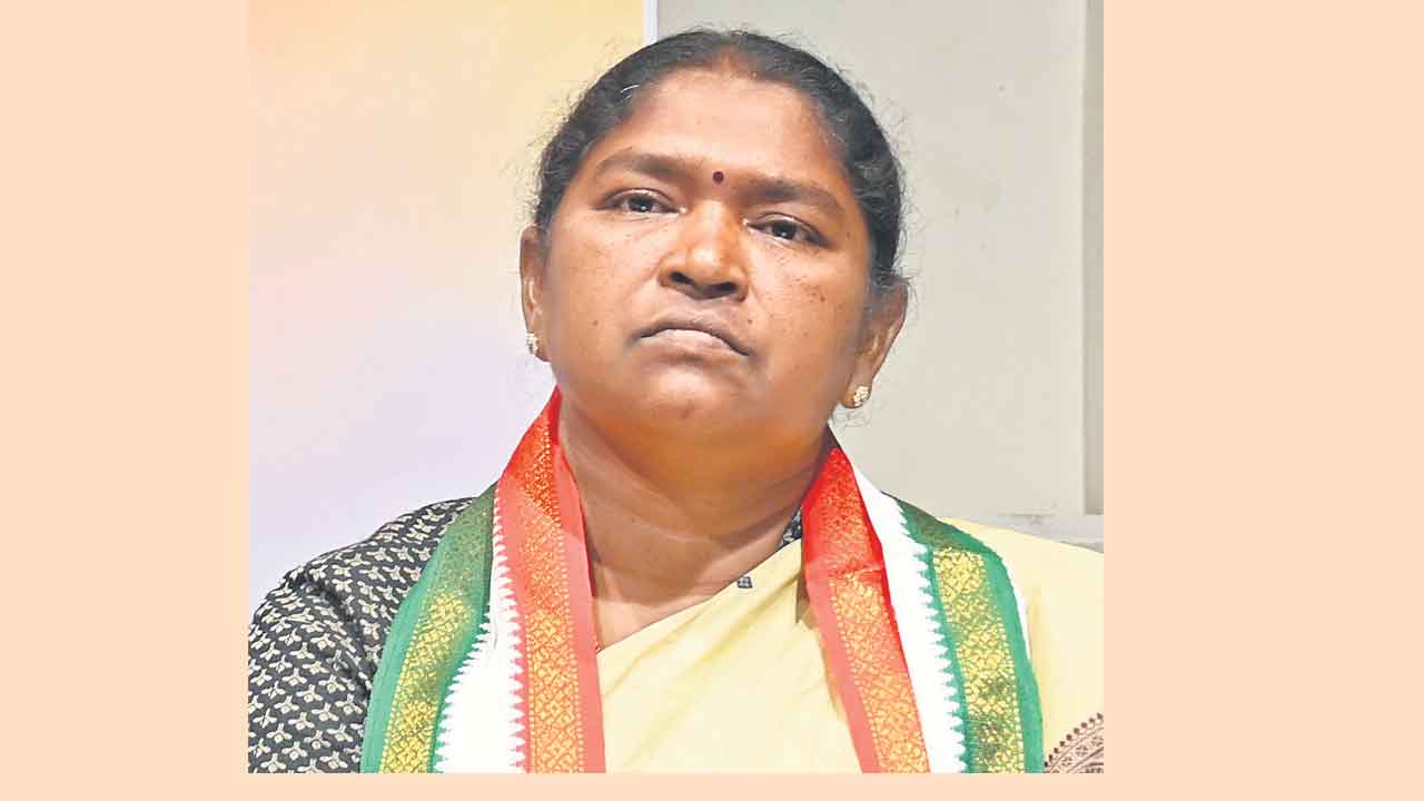 గడువులోగా పనులు చేయాలి