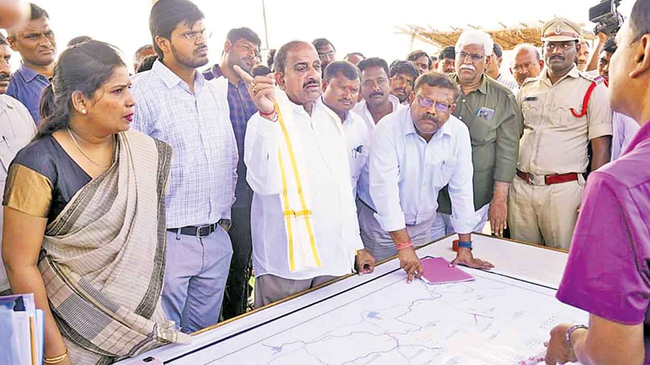 ‘సీతారామ’ పనుల్లో వేగం పెంచండి