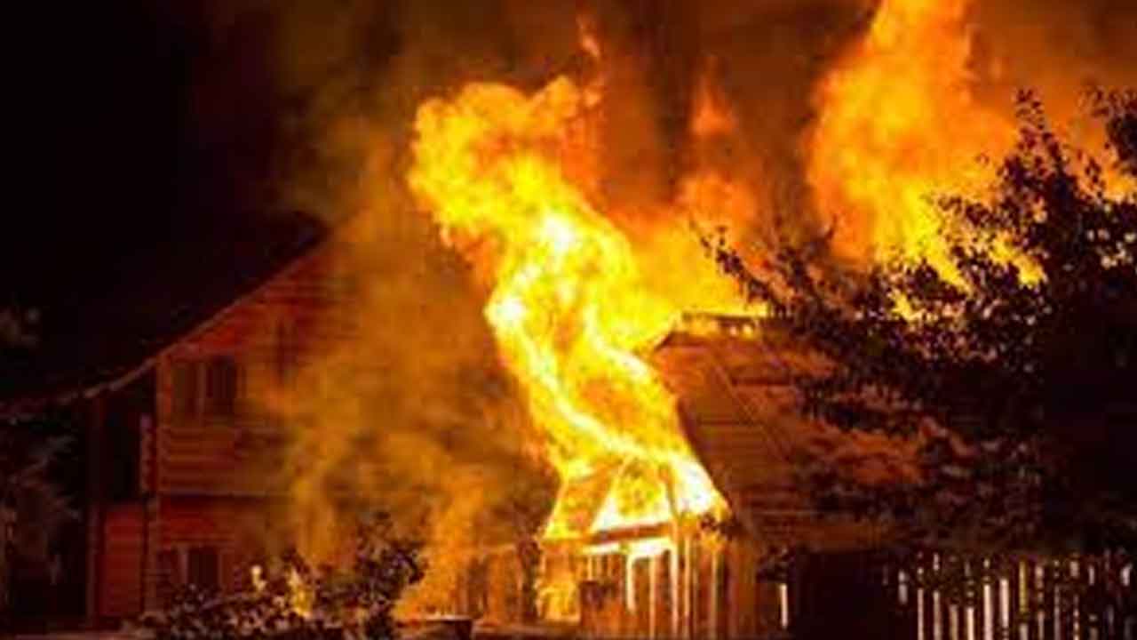 Kamareddy | కసాయి తండ్రి.. కన్న కూతురిని మంటల్లోకి విసిరేశాడు