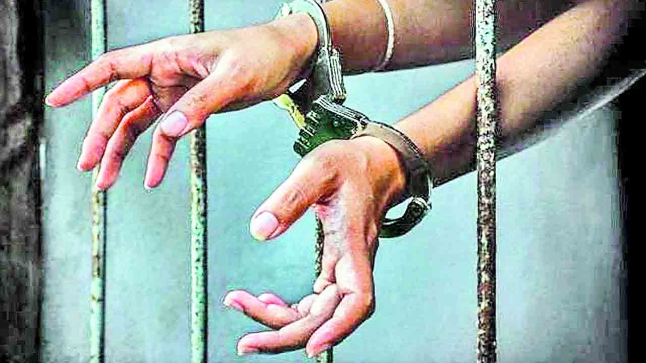 బాలికపై లైంగికదాడి కేసులో 20 ఏళ్ల జైలు