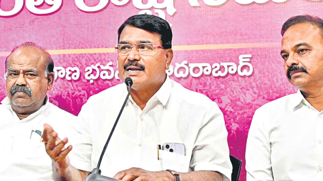 Rythu Bandhu | రైతుబంధు ఏమాయె?.. పంటసాయం కోసం బీఆర్‌ఎస్‌ ప్రభుత్వం సిద్ధంచేసిన డబ్బు ఏది?: నిరంజన్‌ రెడ్డి