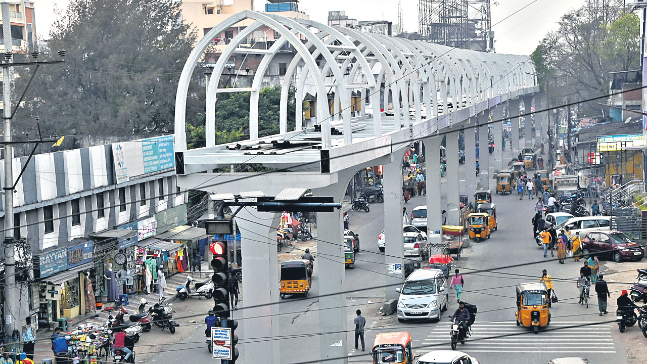Sky Walk | మెహిదీపట్నం స్కైవాక్‌కు తొలగిన అడ్డంకులు.. ఢిపెన్స్‌ భూమి ఇచ్చేందుకు ఒప్పుకున్న కేంద్రం
