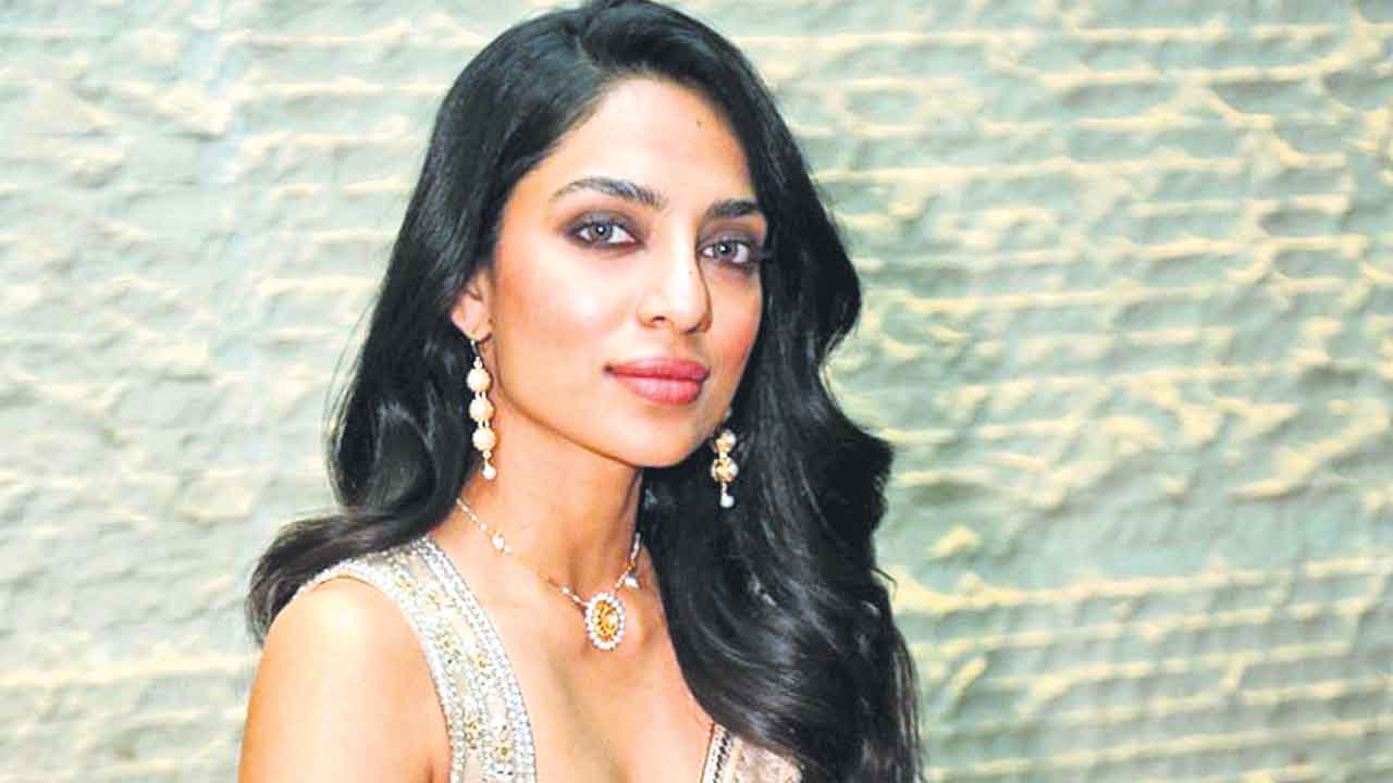 Sobhita Dhulipala | ఆ క్షణాలు నా జీవితంలో అద్భుతాలు: శోభిత ధూళిపాళ