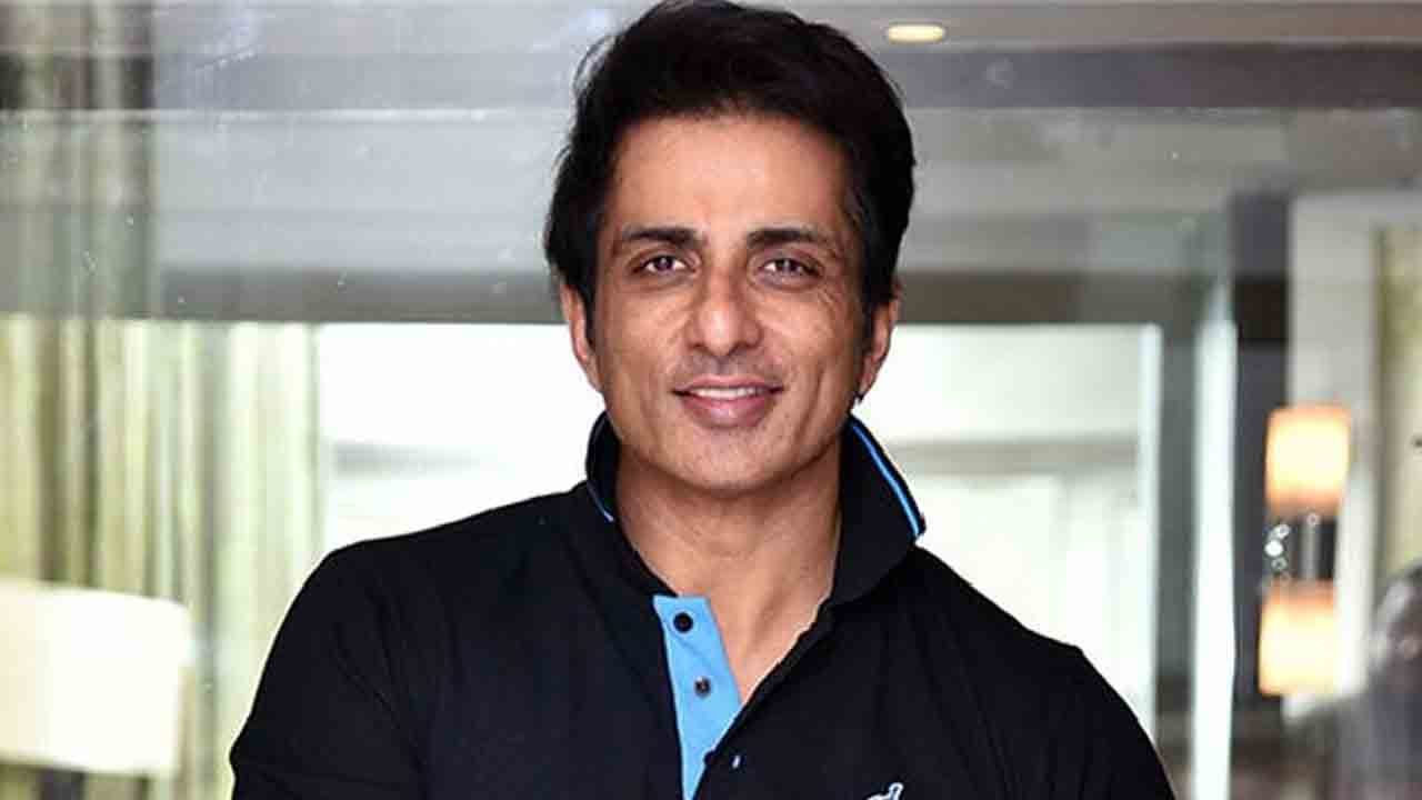 Sonu Sood | బెట్టింగ్ యాప్ కేసు.. ఈడీ విచార‌ణ‌కు హాజ‌రైన సోనూ సూద్