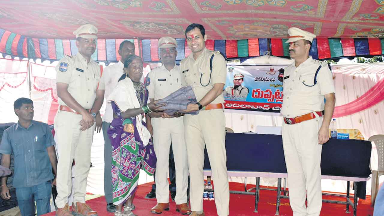 కొలాంలు బాగా చదువుకోవాలి..