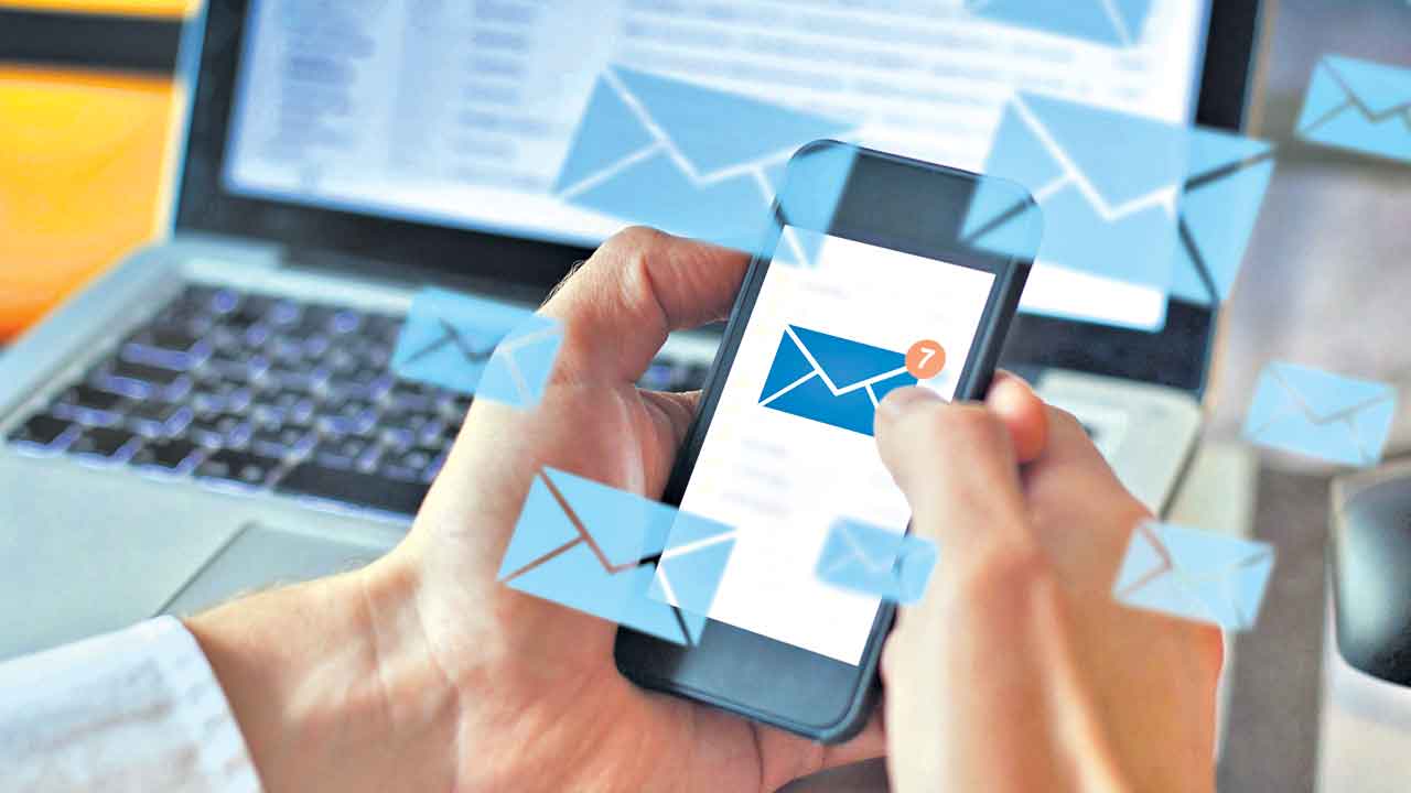 Spam Message | స్పామ్‌ మెసేజ్‌ల దాడిని స్మాష్‌ చేద్దామిలా..