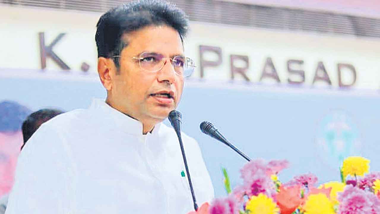 డ్రైపోర్ట్‌ల ఏర్పాటుపై త్వరలో నిర్ణయం