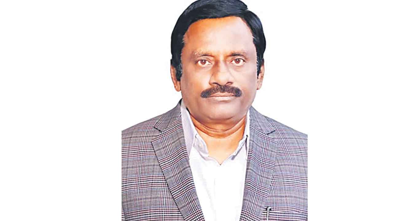 ఉత్తమ సింగరేణియన్‌గా జీఎం సురేశ్‌