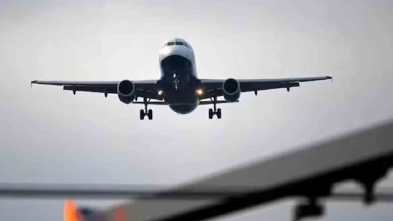 Air India Express | భువనేశ్వర్‌ వెళ్తున్న విమానంలో సాంకేతిక లోపం.. కోల్‌కతాలో ఎమర్జెన్సీ ల్యాండింగ్‌