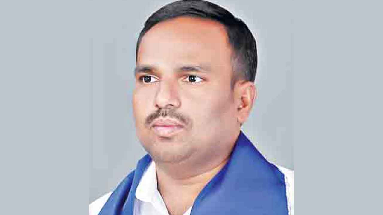 కమిటీల పేరుతో బీజేపీ వంచన: వంగపల్లి