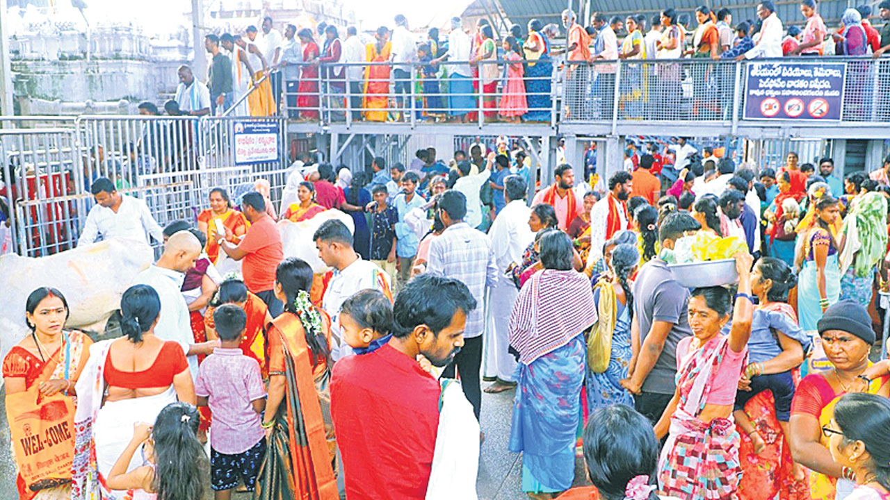 రాజన్న క్షేత్రం.. భక్త జన సంద్రం