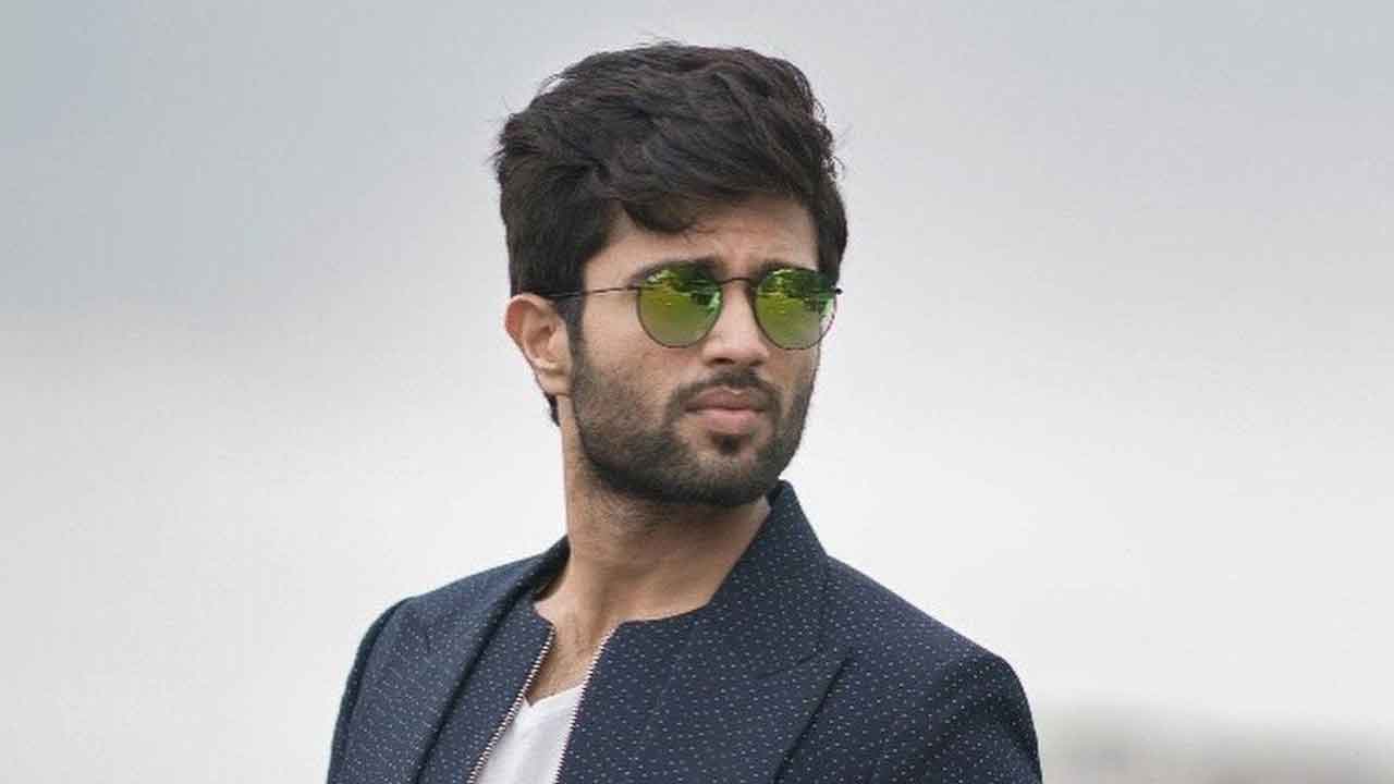 ఏప్రిల్‌లో ఫ్యామిలీ స్టార్‌