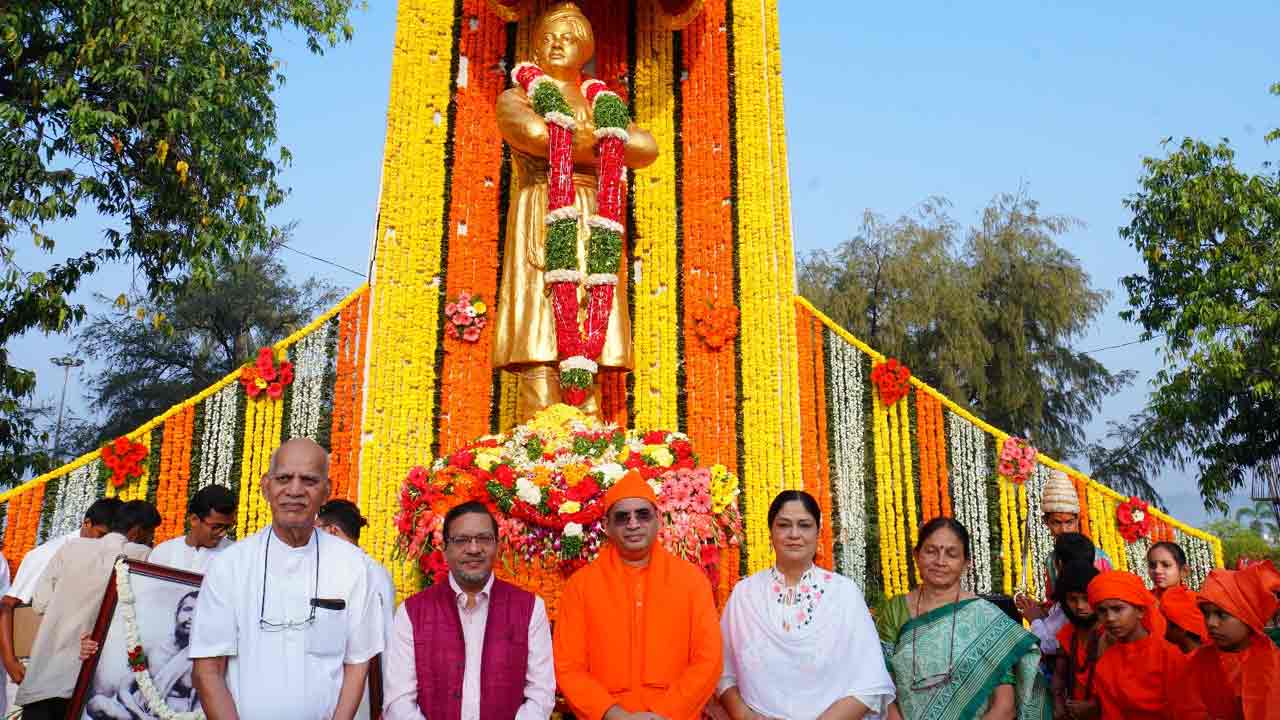 Swami Bodhamayananda: శక్తి సామర్థ్యాలున్నప్పుడే ఉత్తమకార్యాలు చేయాలి: స్వామి బోధమయానంద