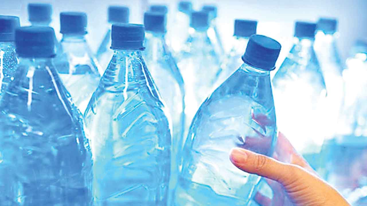 ప్లాస్టిక్‌ను తాగేస్తున్నాం!.. ఆ నీళ్లు తాగితే ఒళ్లంతా ప్లాస్టిక్‌మయమే!!
