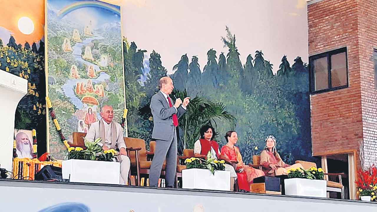 ప్రపంచ శాంతిని సృష్టించేందుకు శాస్త్రీయతే కొలమానం