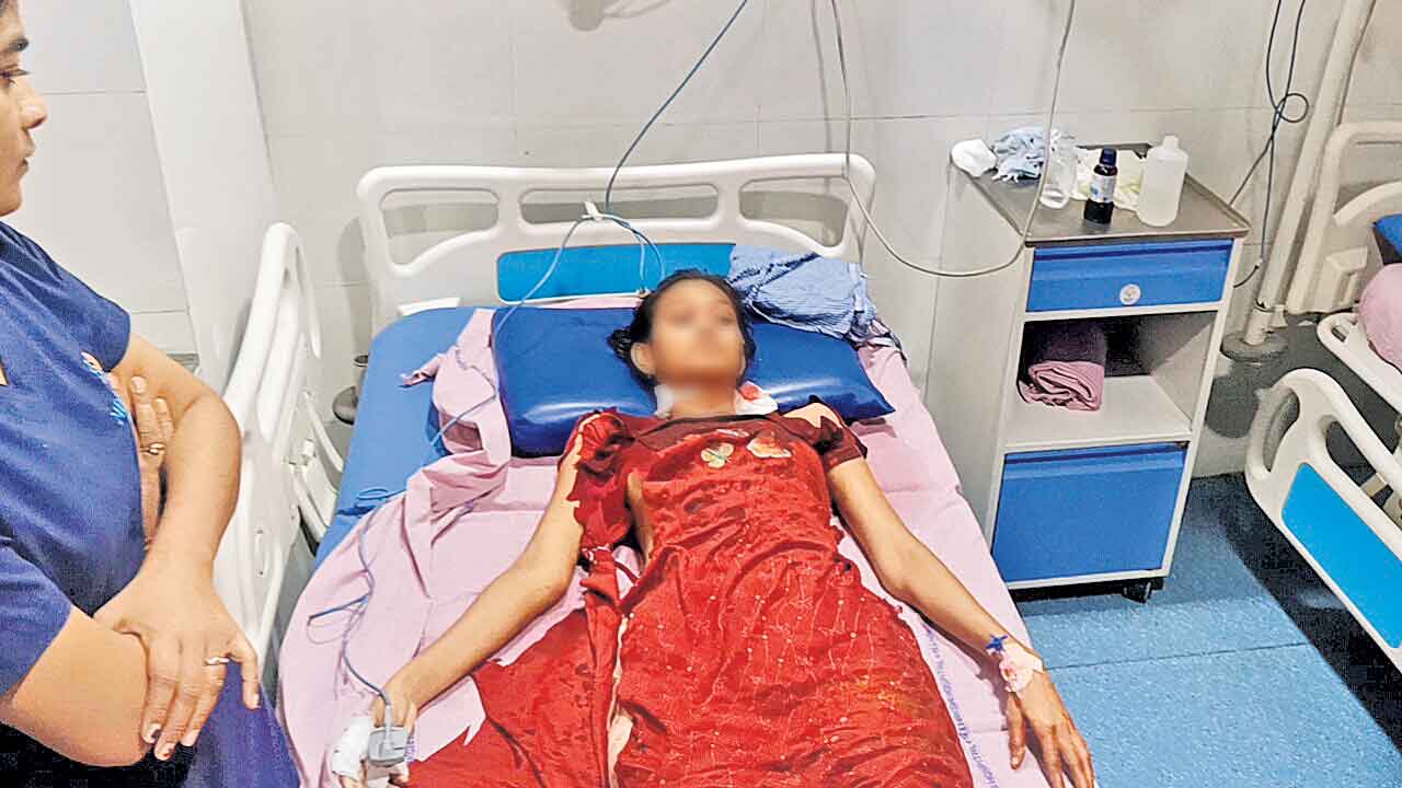 ప్రేమను నిరాకరించిందని కత్తితో దాడి