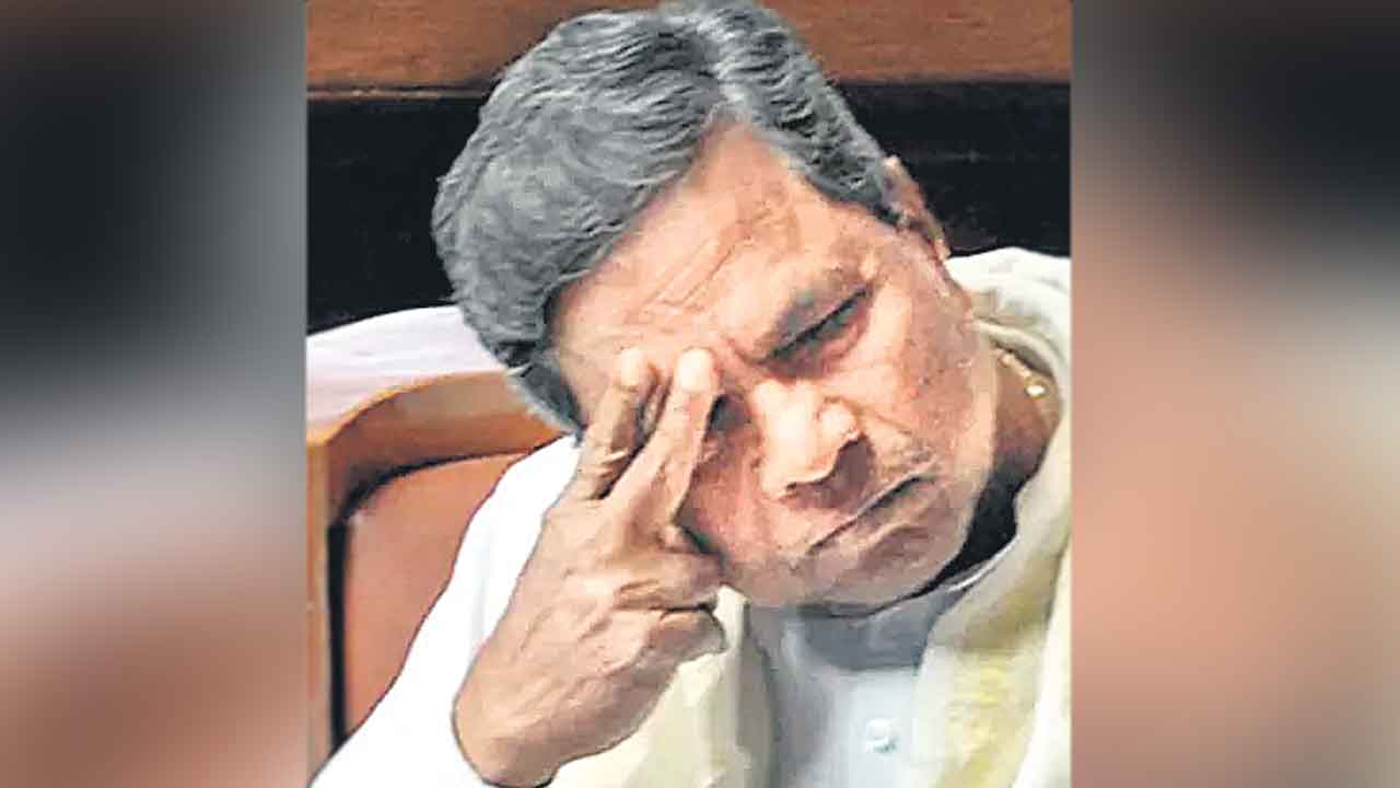 Karnataka | కర్ణాటకలో ఫీజుల మోత.. యూనివర్సిటీల్లో ఏటా 10 శాతం పెంచనున్న కాంగ్రెస్‌ ప్రభుత్వం