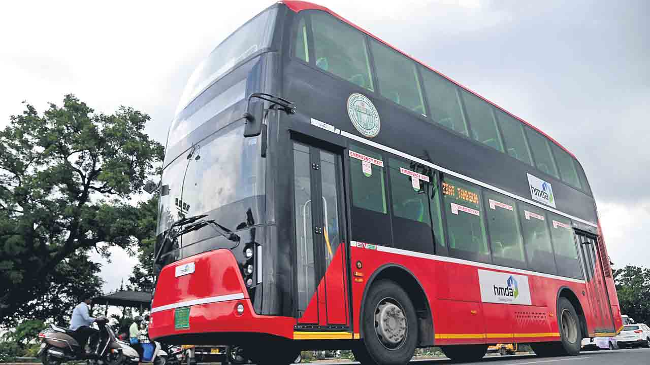 Double Decker Bus | ప్రయాణమంతా ఉచితమే.. డబుల్‌ డెక్కర్‌ ఎక్కేద్దాం నగరాన్ని చుట్టేద్దాం