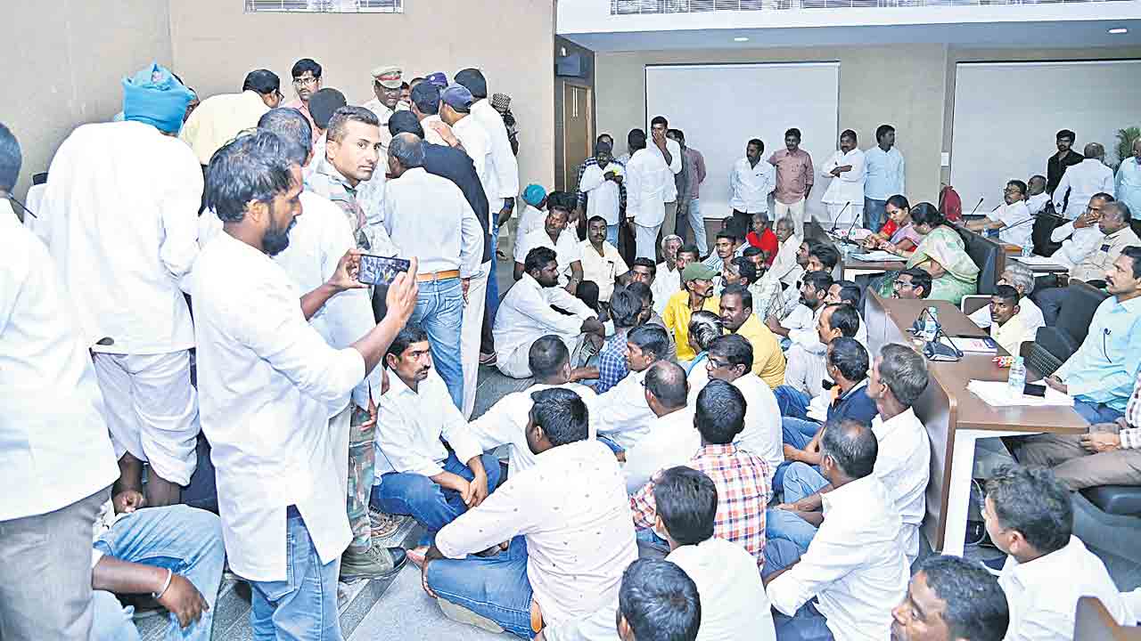 ప్రజావాణి.. పట్టించుకునేవారేరి