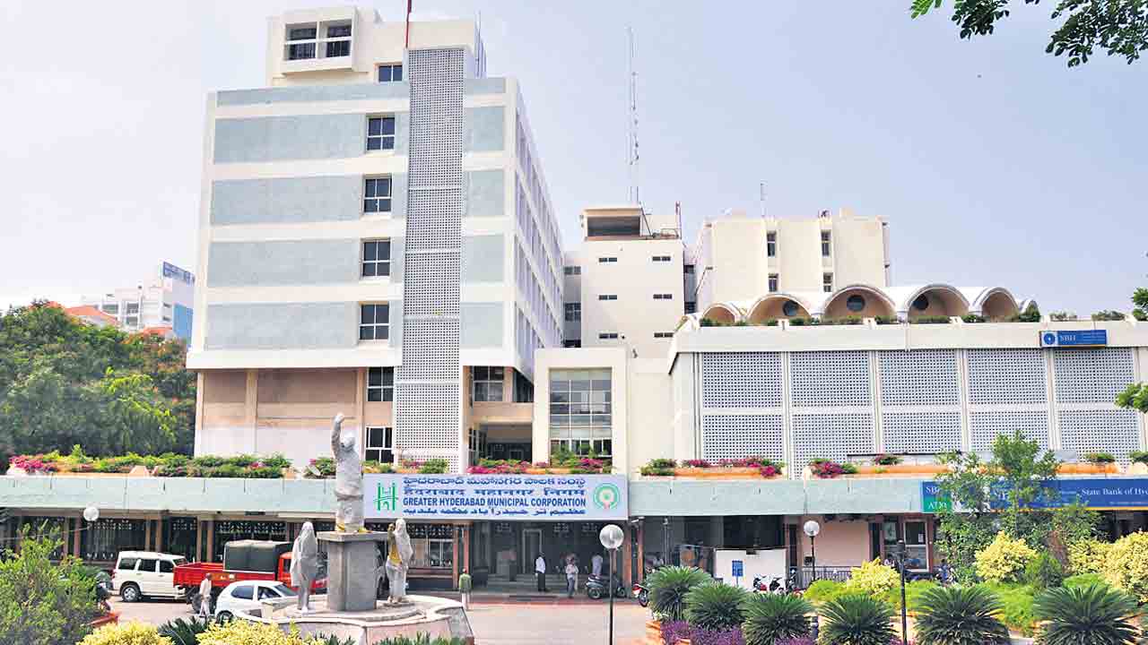 డిప్యూటేషన్‌పై వచ్చి.. బల్దియాలో తిష్ట