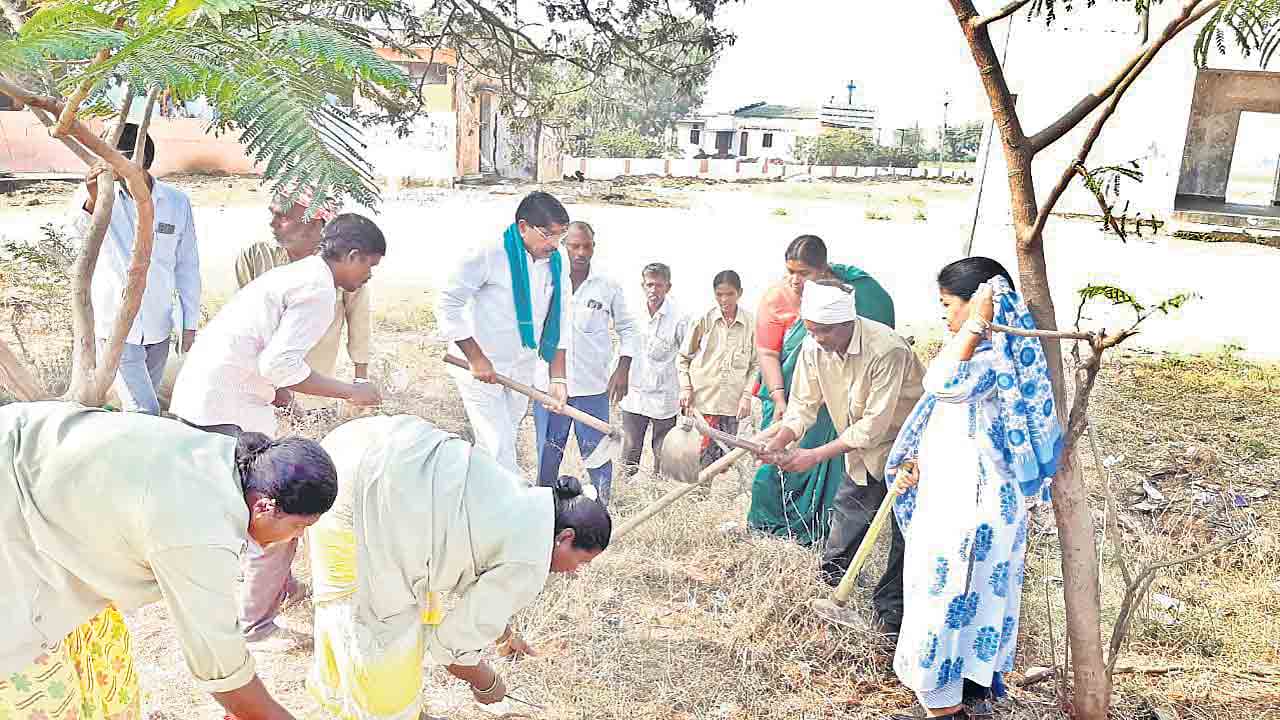 పారిశుద్ధ్య వారోత్సవాలు ప్రారంభం