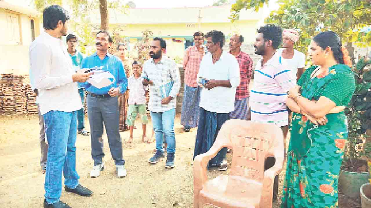 సర్వే సిబ్బందికి సమాచారం ఇవ్వండి : కలెక్టర్‌ వీపీ గౌతమ్‌