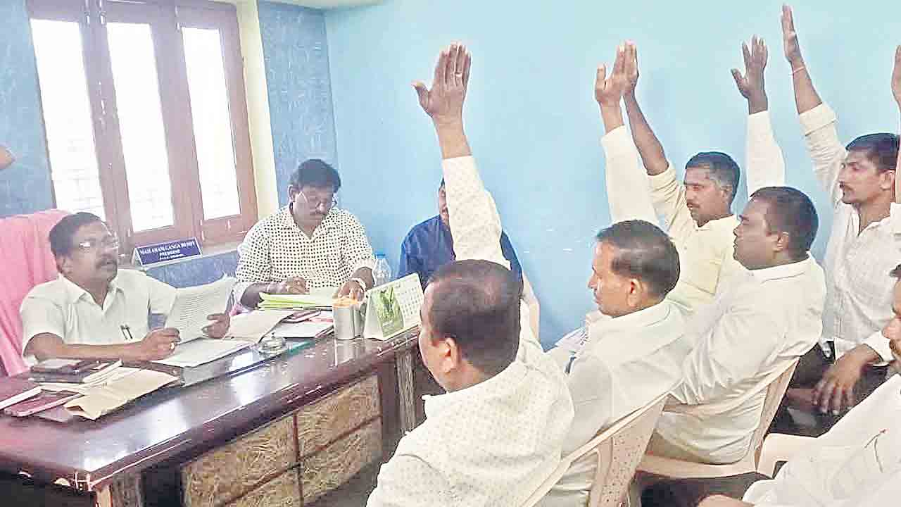 ముగిసిన అవిశ్వాస సమావేశం