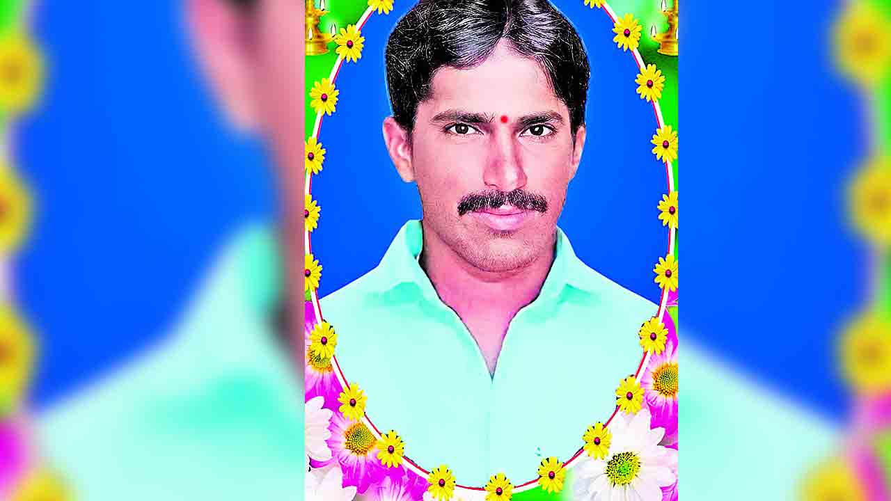 అప్పుల బాధతో రైతు ఆత్మహత్య