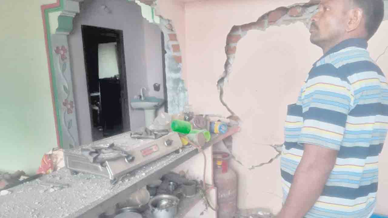 గ్యాస్‌ సిలిండర్‌ పేలుడు