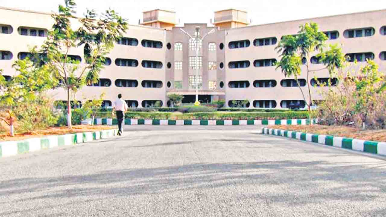 ట్రిపుల్‌ ఐటీలో ఆర్‌అండ్‌డీ షోకేస్‌