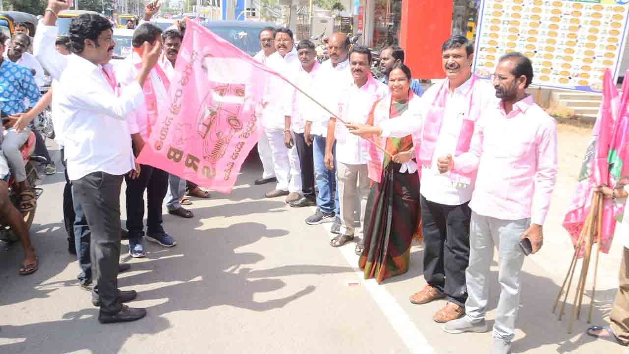 నల్గొండ బీఆర్ఎస్‌ సభకు గులాబీ సేన