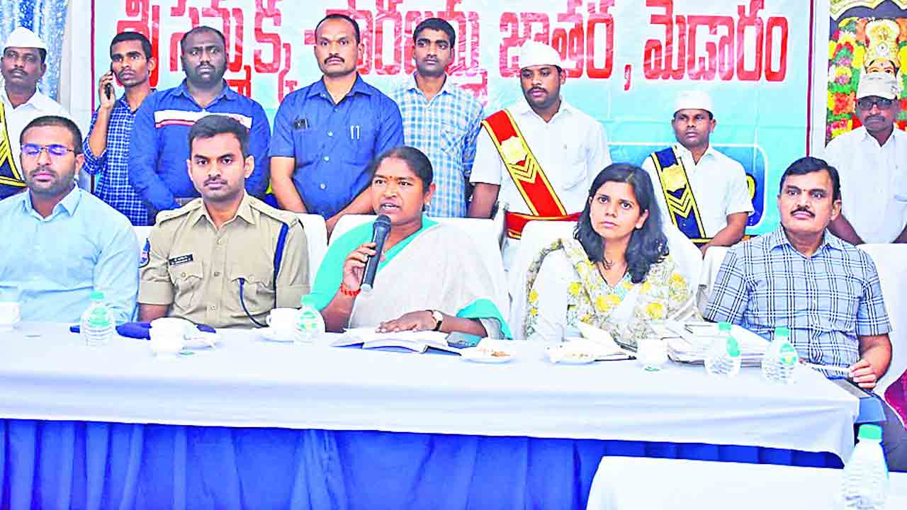 భక్తులకు సౌకర్యాలు కల్పించాలి