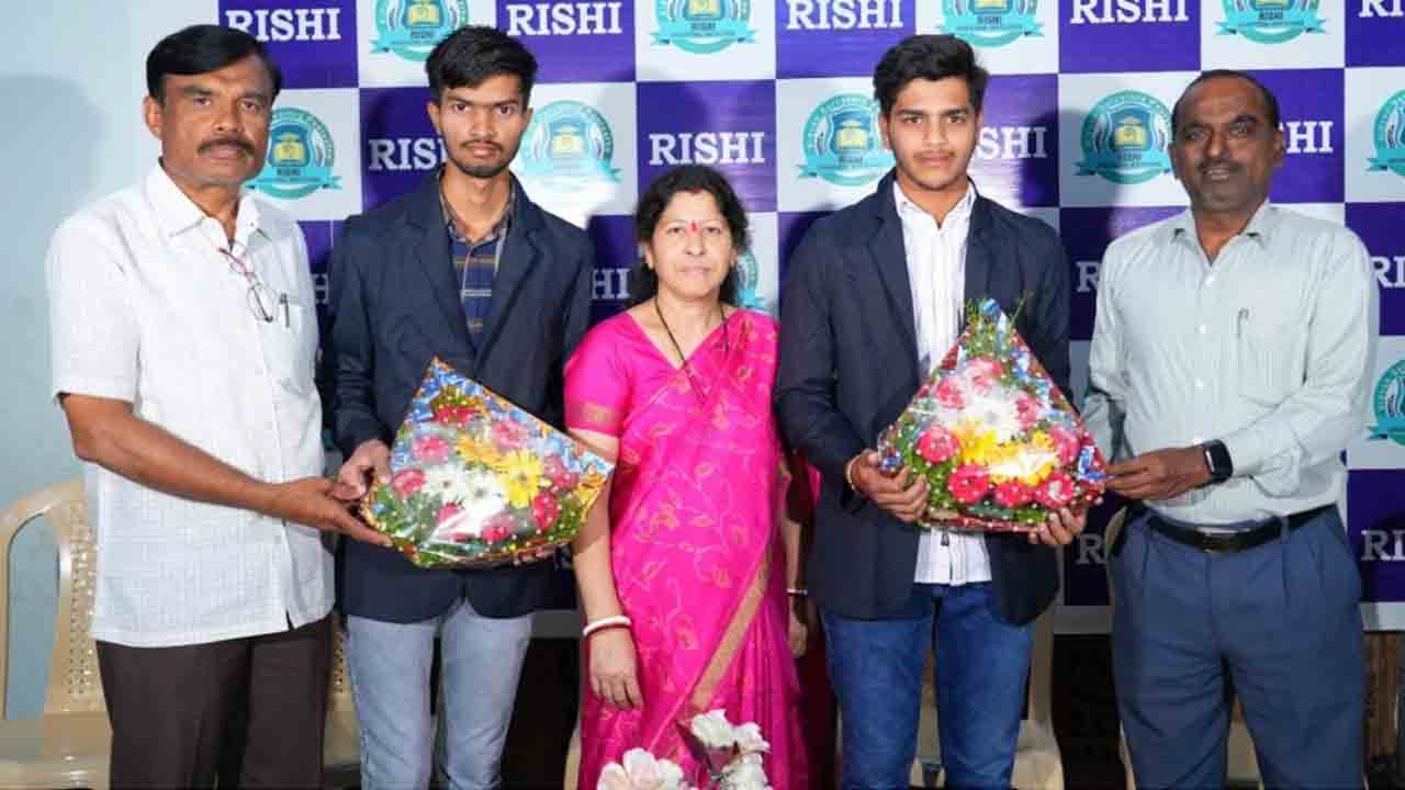 జేఈఈ ఫలితాల్లో ‘రిషి’ జయకేతనం