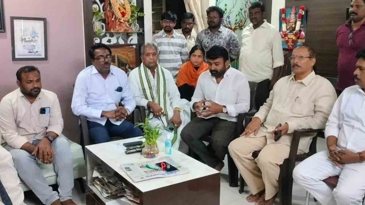 పగడాల నాగరాజుకు అజయ్‌ పరామర్శ