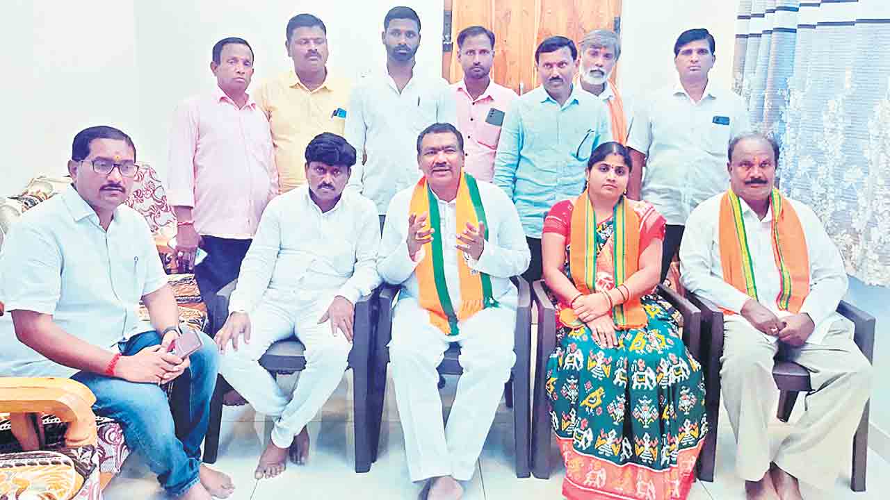 ప్రజలను కాంగ్రెస్‌ మోసం చేస్తోంది