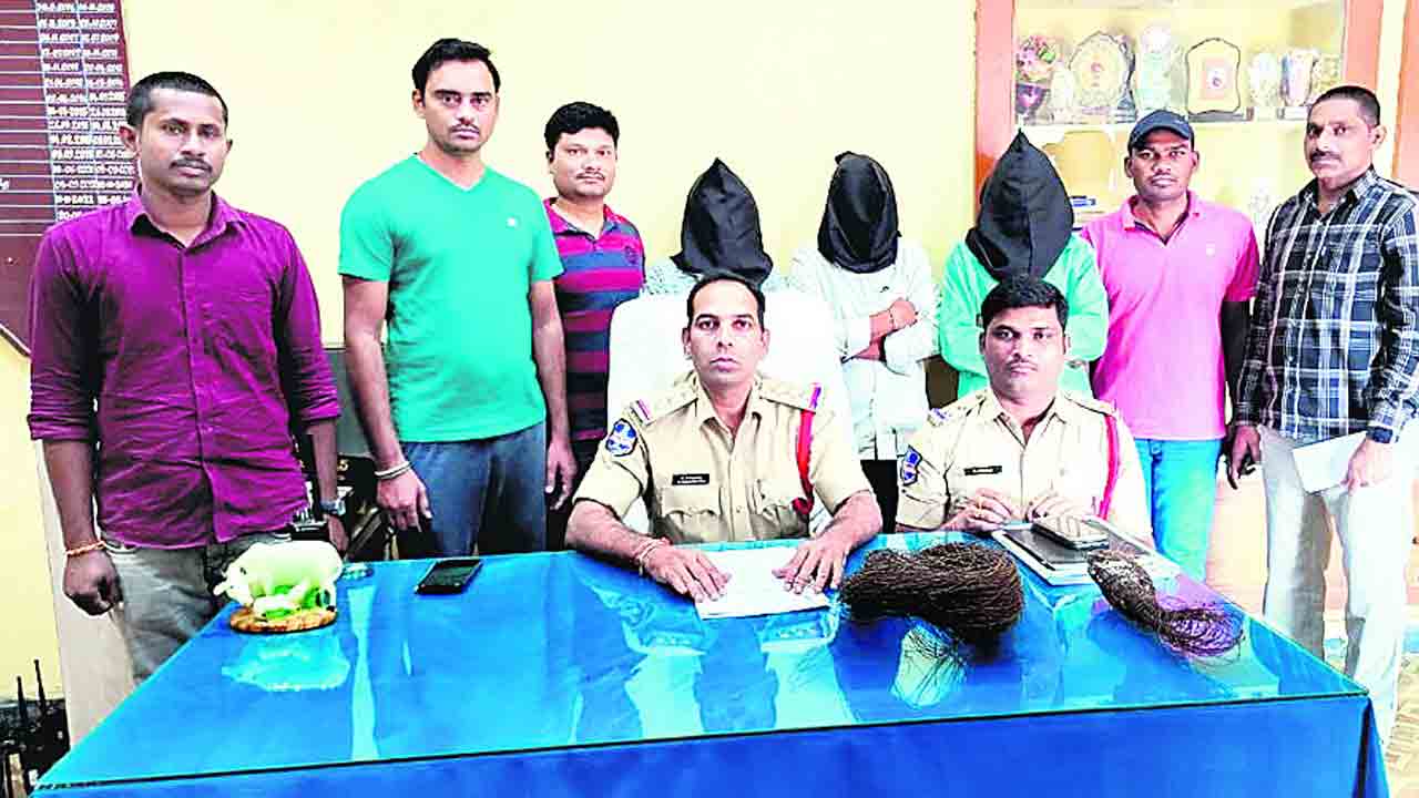 కానిస్టేబుల్‌ మృతికి కారణమైన ముగ్గురి అరెస్టు