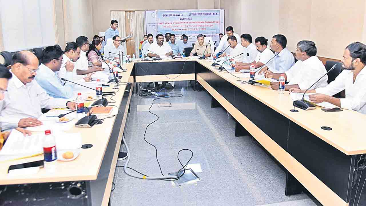 అట్రాసిటీ కేసుల్లో జాప్యం చేయొద్దు