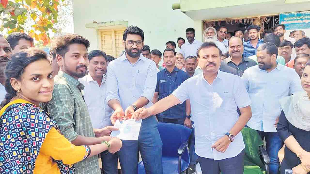 జంటలకు ఆర్థిక ప్రోత్సాహం