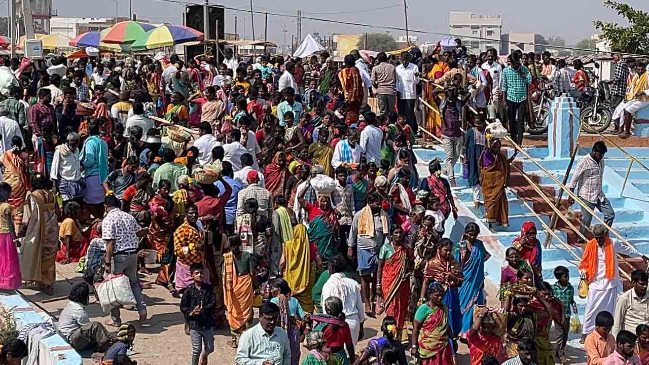 జములమ్మ.. జనసంద్రం