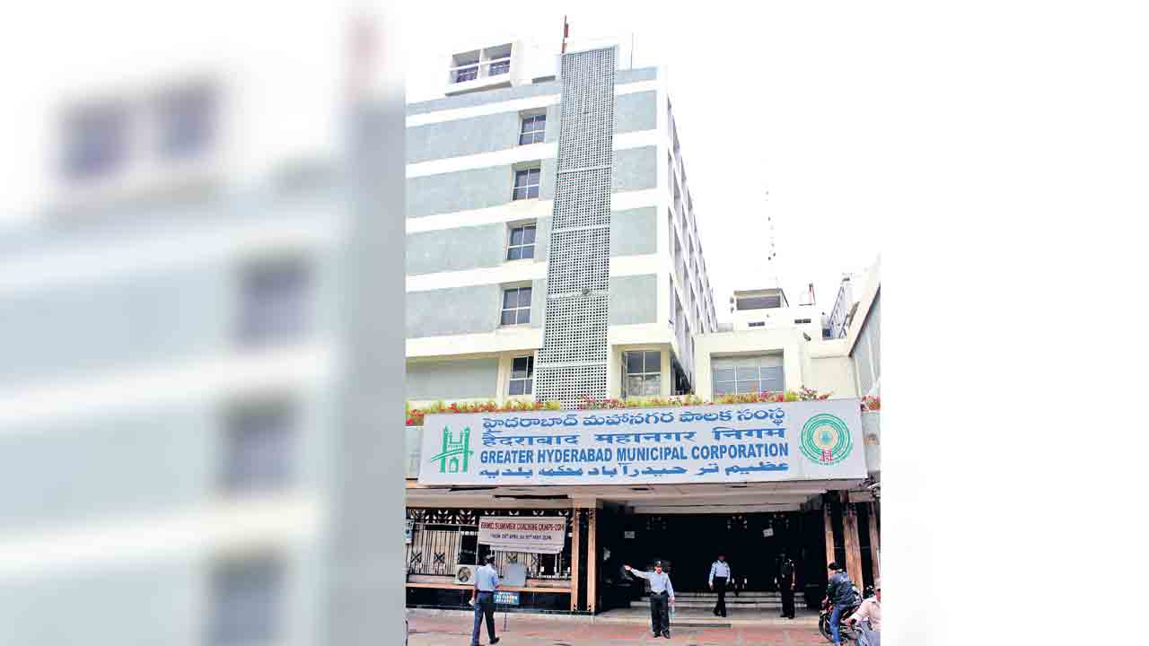 హైకోర్టుకు పాలక మండలి పంచాయితీ