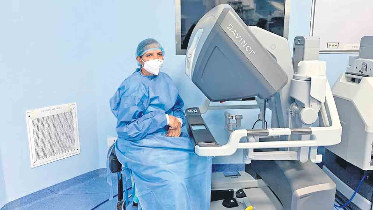 30 రోజుల్లోనే.. 100 సర్జరీలు