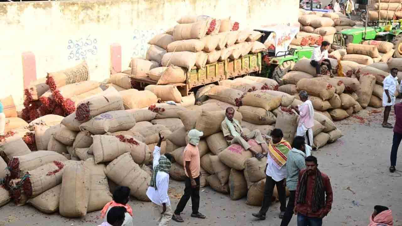 జోర్‌దార్‌గా మిర్చి విక్రయాలు 