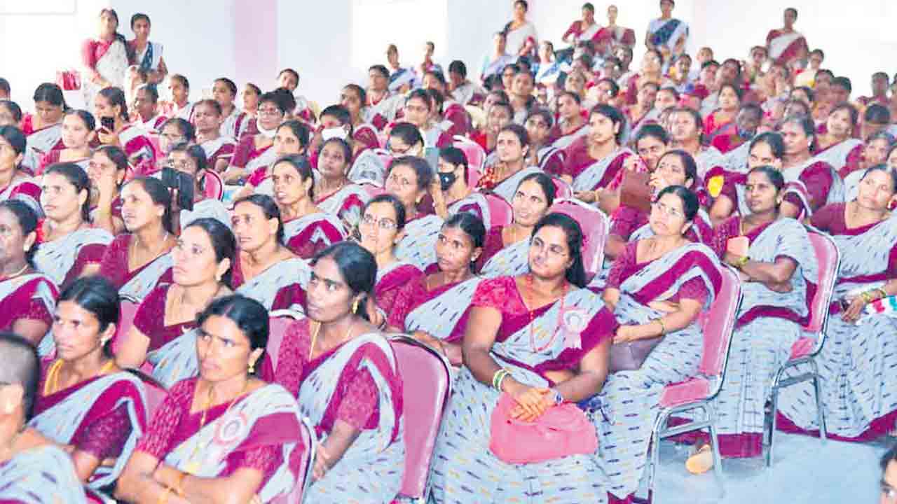 జీతాలు మహాప్రభో..